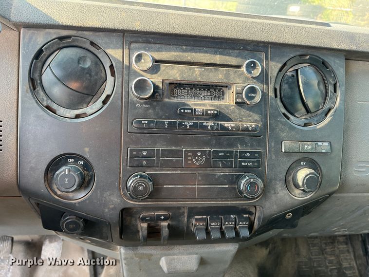 image for item MQ9809 2012 Ford F250 Super Duty  pickup truck