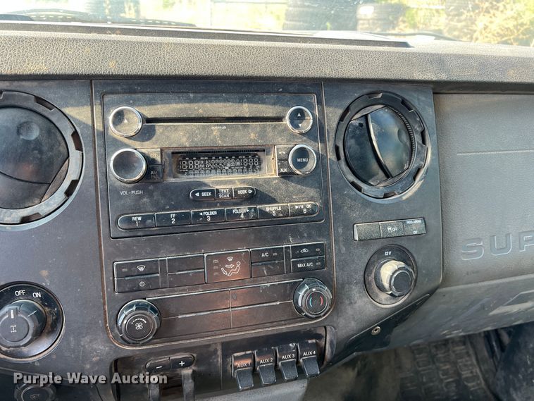 image for item MQ9809 2012 Ford F250 Super Duty  pickup truck