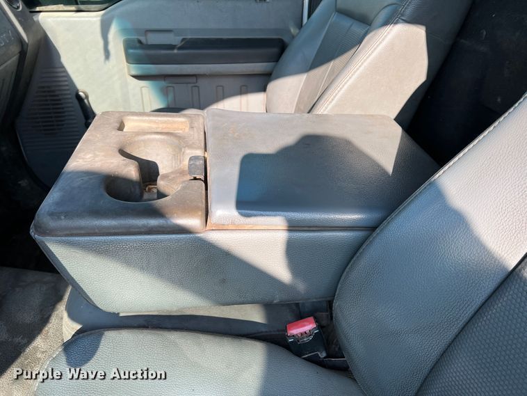 image for item MQ9809 2012 Ford F250 Super Duty  pickup truck