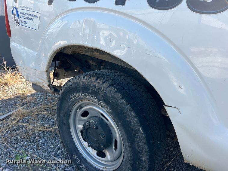 image for item MQ9809 2012 Ford F250 Super Duty  pickup truck