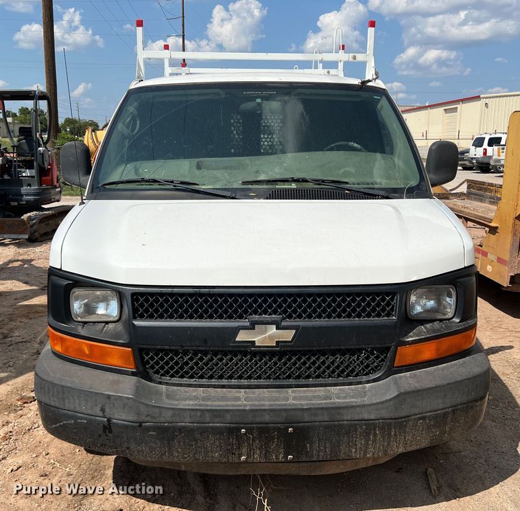 image for item MQ9810 2009 Chevrolet Express 1500  van