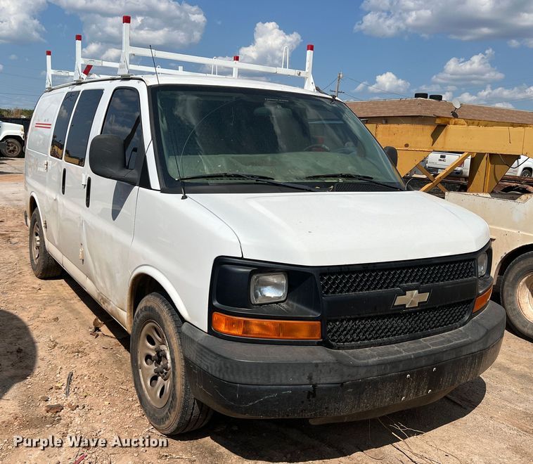 image for item MQ9810 2009 Chevrolet Express 1500  van