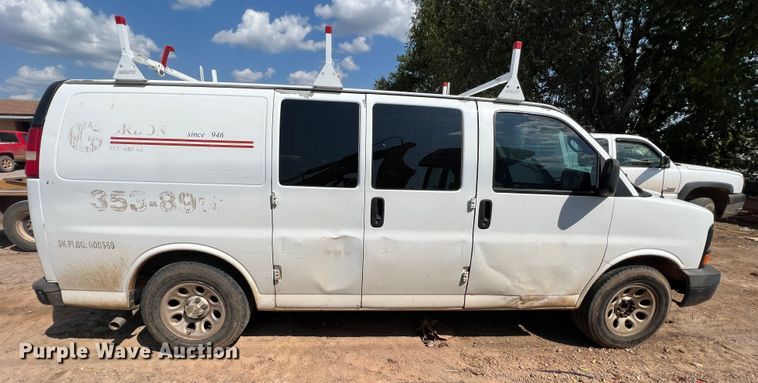 image for item MQ9810 2009 Chevrolet Express 1500  van