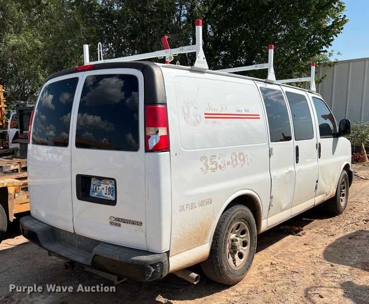 image for item MQ9810 2009 Chevrolet Express 1500  van