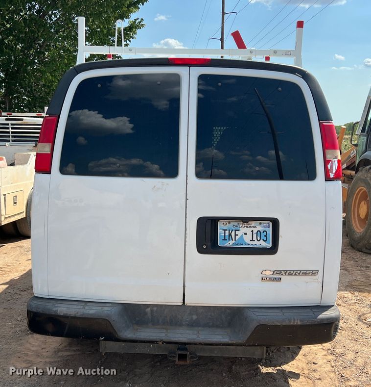 image for item MQ9810 2009 Chevrolet Express 1500  van