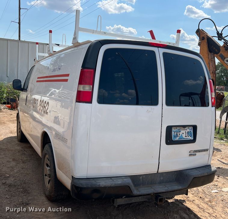 image for item MQ9810 2009 Chevrolet Express 1500  van