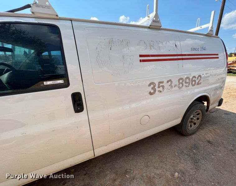image for item MQ9810 2009 Chevrolet Express 1500  van