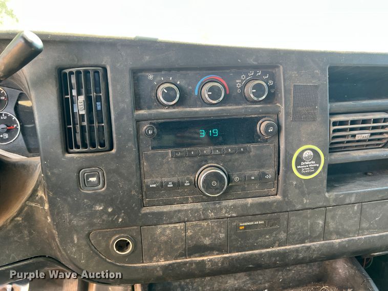 image for item MQ9810 2009 Chevrolet Express 1500  van