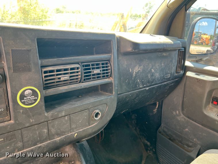 image for item MQ9810 2009 Chevrolet Express 1500  van