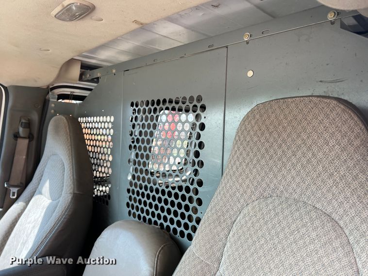 image for item MQ9810 2009 Chevrolet Express 1500  van