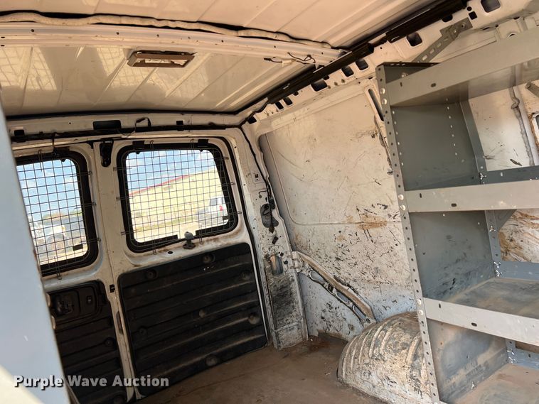 image for item MQ9810 2009 Chevrolet Express 1500  van