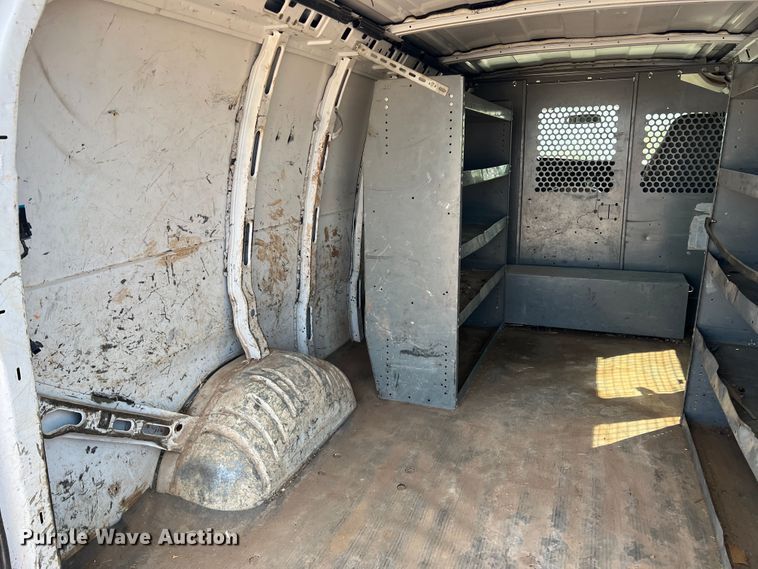 image for item MQ9810 2009 Chevrolet Express 1500  van