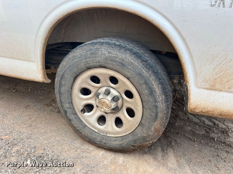 image for item MQ9810 2009 Chevrolet Express 1500  van