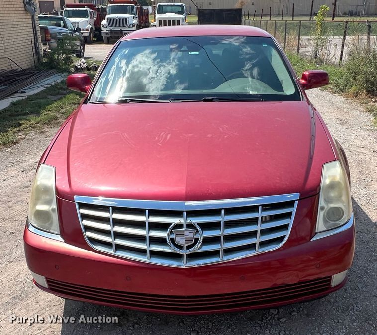 image for item MQ9811 2006 Cadillac DTS  passenger vehicle