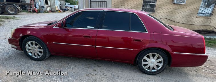 image for item MQ9811 2006 Cadillac DTS  passenger vehicle