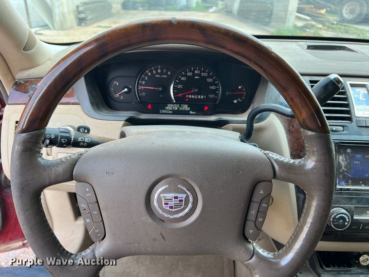 image for item MQ9811 2006 Cadillac DTS  passenger vehicle