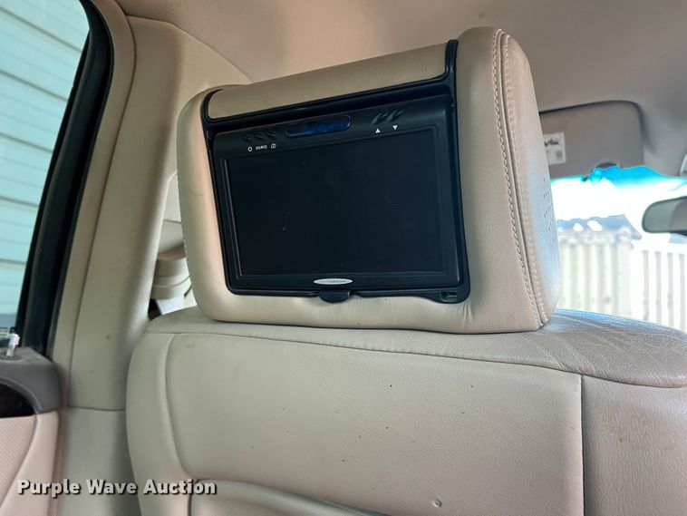 image for item MQ9811 2006 Cadillac DTS  passenger vehicle