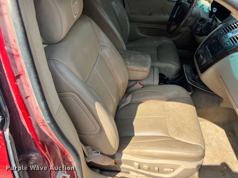 image for item MQ9811 2006 Cadillac DTS  passenger vehicle