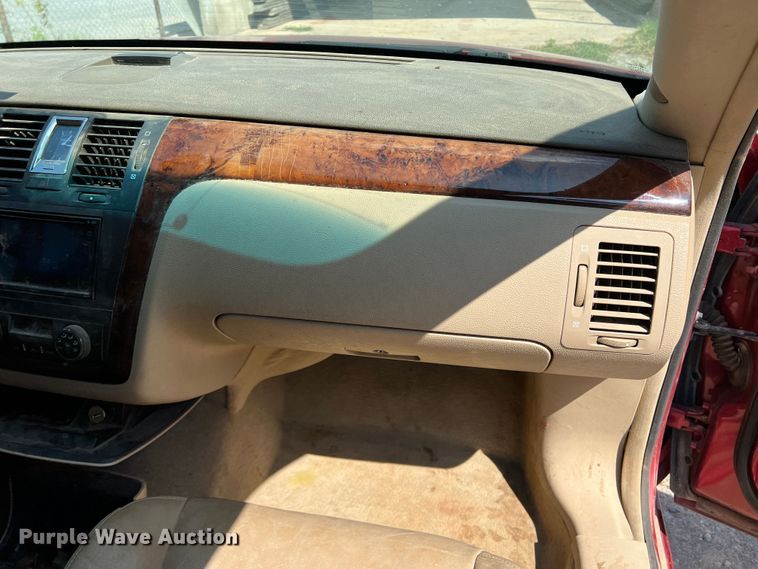 image for item MQ9811 2006 Cadillac DTS  passenger vehicle