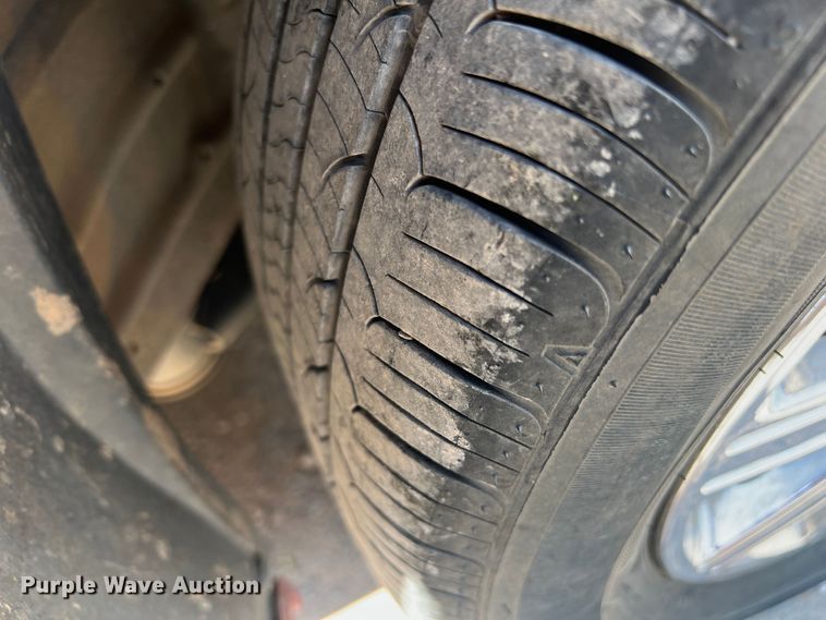 image for item MQ9811 2006 Cadillac DTS  passenger vehicle