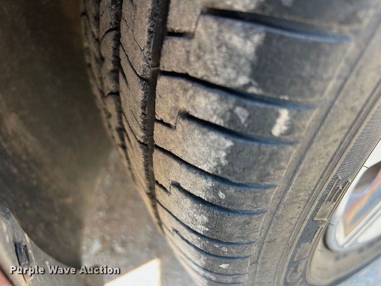 image for item MQ9811 2006 Cadillac DTS  passenger vehicle