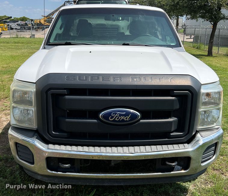 image for item MQ9816 2011 Ford F250 Super Duty  Ext. Cab pickup truck