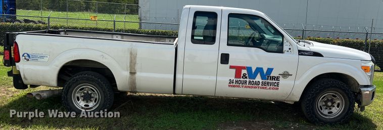 image for item MQ9816 2011 Ford F250 Super Duty  Ext. Cab pickup truck