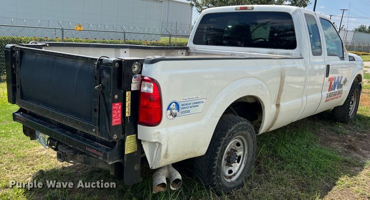 image for item MQ9816 2011 Ford F250 Super Duty  Ext. Cab pickup truck