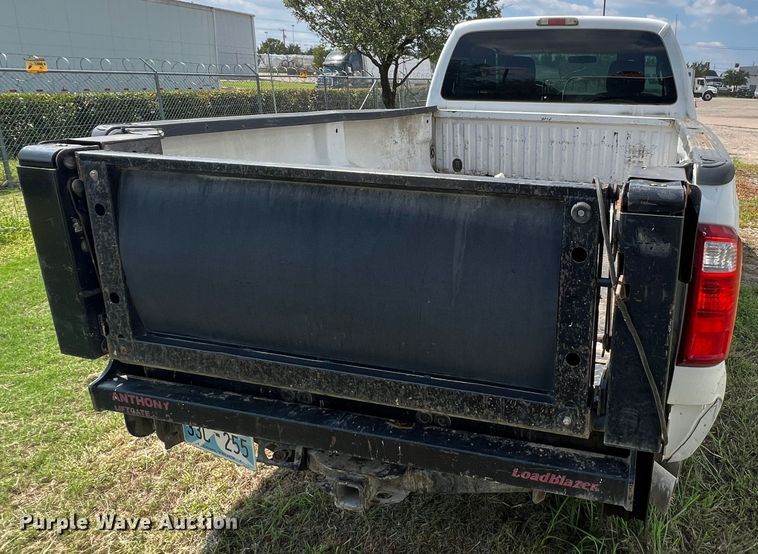 image for item MQ9816 2011 Ford F250 Super Duty  Ext. Cab pickup truck