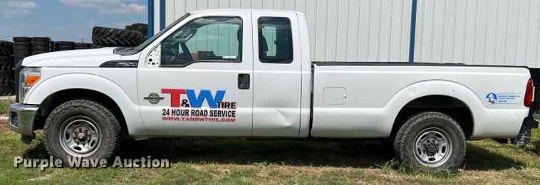 image for item MQ9816 2011 Ford F250 Super Duty  Ext. Cab pickup truck