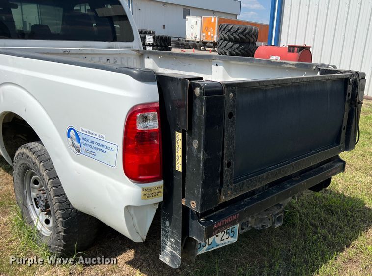 image for item MQ9816 2011 Ford F250 Super Duty  Ext. Cab pickup truck