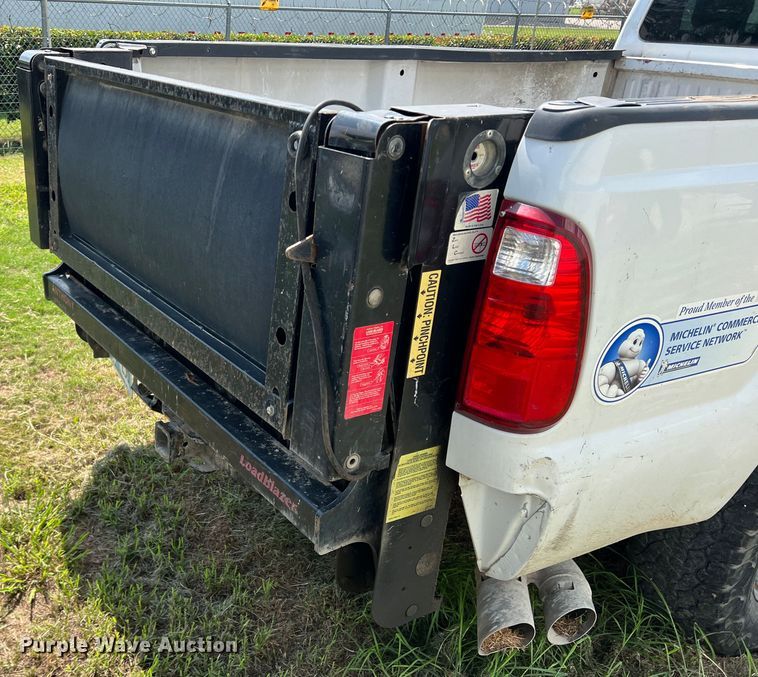 image for item MQ9816 2011 Ford F250 Super Duty  Ext. Cab pickup truck