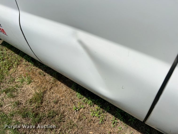 image for item MQ9816 2011 Ford F250 Super Duty  Ext. Cab pickup truck