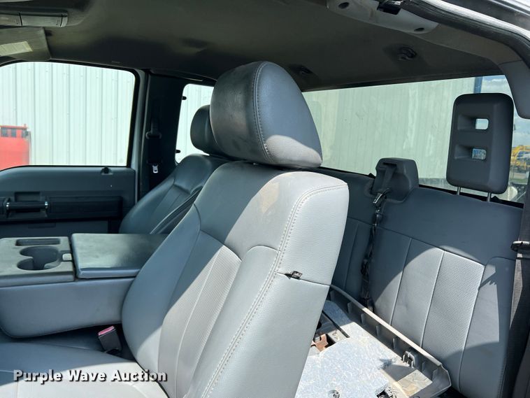 image for item MQ9816 2011 Ford F250 Super Duty  Ext. Cab pickup truck