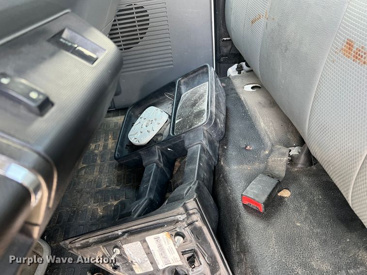 image for item MQ9816 2011 Ford F250 Super Duty  Ext. Cab pickup truck