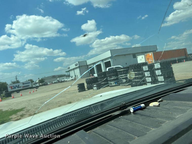 image for item MQ9816 2011 Ford F250 Super Duty  Ext. Cab pickup truck