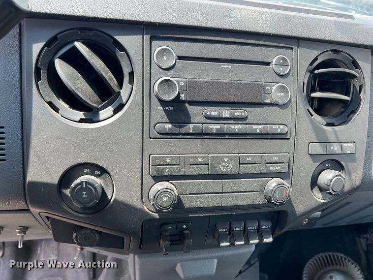 image for item MQ9816 2011 Ford F250 Super Duty  Ext. Cab pickup truck