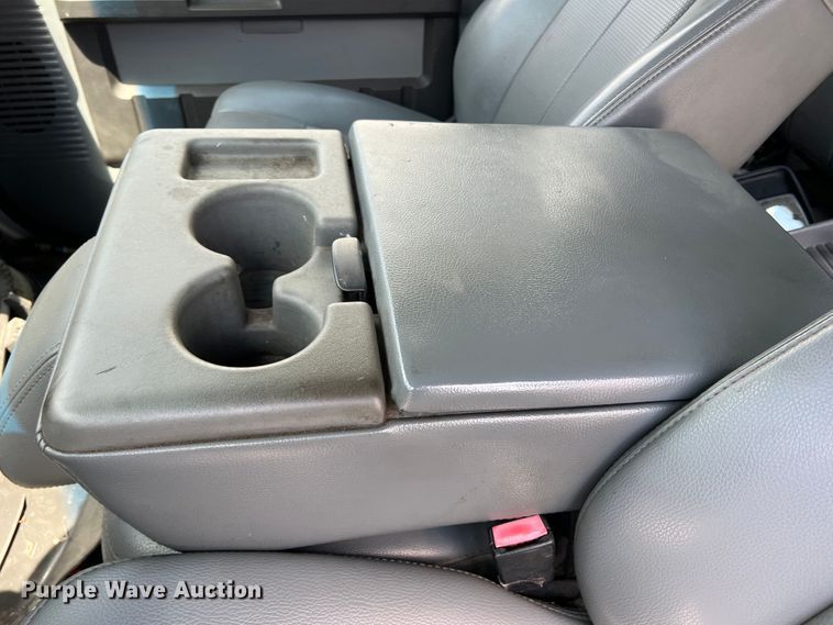 image for item MQ9816 2011 Ford F250 Super Duty  Ext. Cab pickup truck