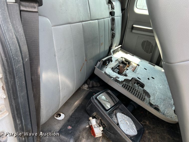 image for item MQ9816 2011 Ford F250 Super Duty  Ext. Cab pickup truck