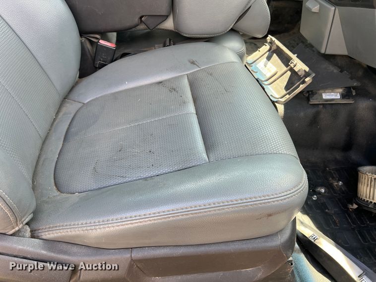 image for item MQ9816 2011 Ford F250 Super Duty  Ext. Cab pickup truck