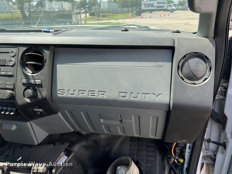 image for item MQ9816 2011 Ford F250 Super Duty  Ext. Cab pickup truck