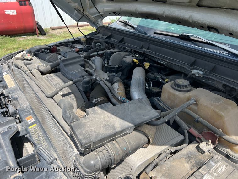 image for item MQ9816 2011 Ford F250 Super Duty  Ext. Cab pickup truck