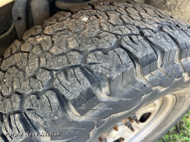 image for item MQ9816 2011 Ford F250 Super Duty  Ext. Cab pickup truck