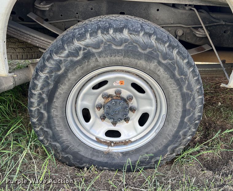 image for item MQ9816 2011 Ford F250 Super Duty  Ext. Cab pickup truck