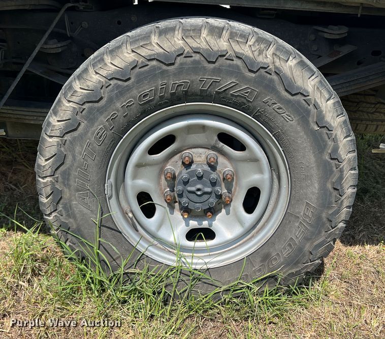 image for item MQ9816 2011 Ford F250 Super Duty  Ext. Cab pickup truck