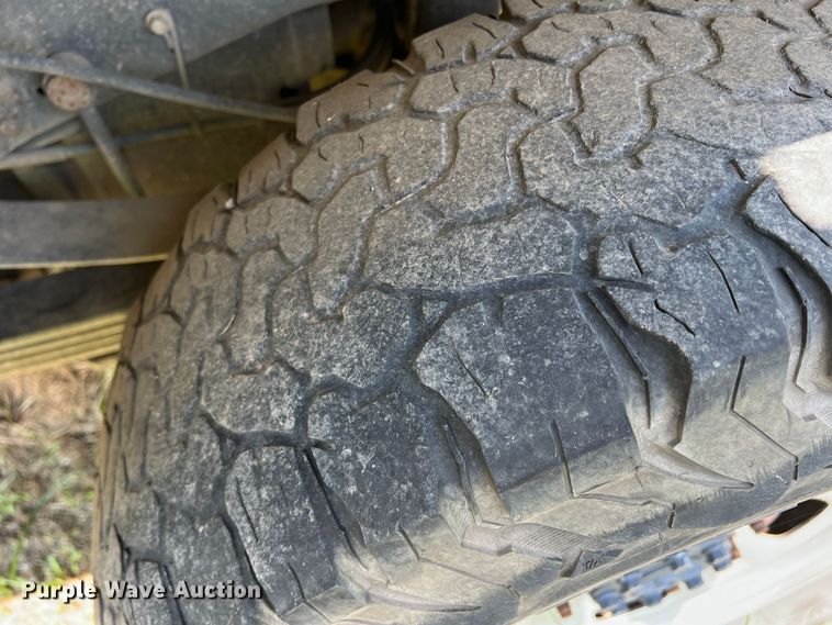 image for item MQ9816 2011 Ford F250 Super Duty  Ext. Cab pickup truck