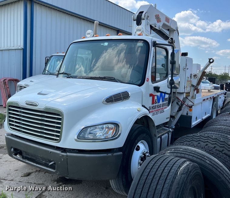 image for item MQ9817 2012 Freightliner Business Class M2 106  crane truck