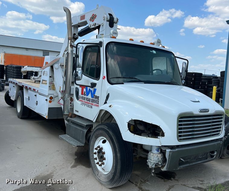 image for item MQ9817 2012 Freightliner Business Class M2 106  crane truck
