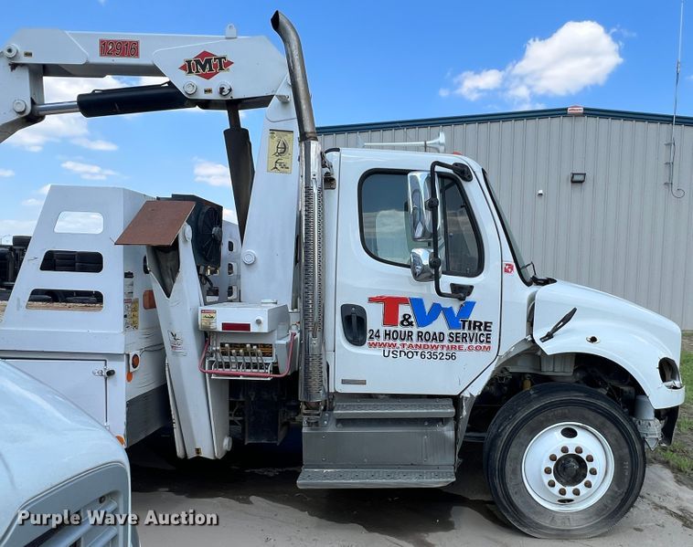 image for item MQ9817 2012 Freightliner Business Class M2 106  crane truck