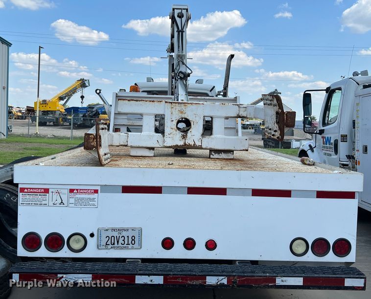 image for item MQ9817 2012 Freightliner Business Class M2 106  crane truck